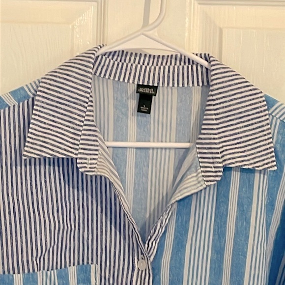 Large Wild Fabe Women's Blue Striped V Neck Button Down Loose Casual Top - Picture 3 of 6